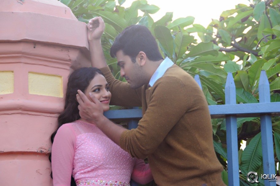 Malli Malli Idi Rani Roju